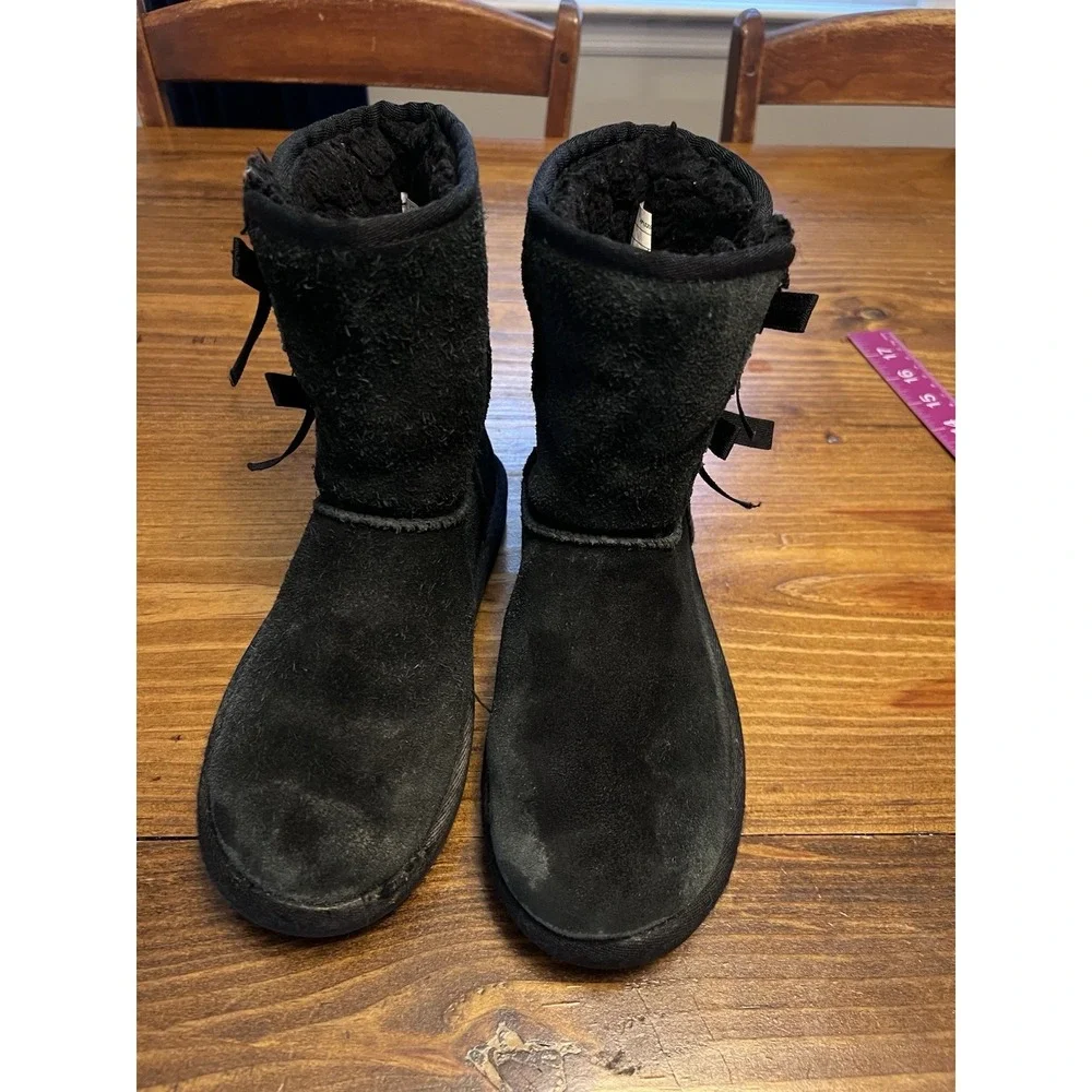 Koolaburra by Ugg Boots black Girls size 3 Fur and Bows Trim Good Preowned